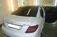 Mercedes AMG чёрная глянцевая плёнка на крышу, тонирование фонарей