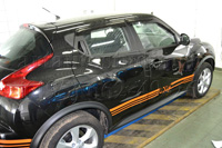 Nissan Juke нанесение цветных полос на кузов